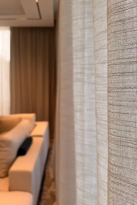 Cómo limpiar cortinas y estores